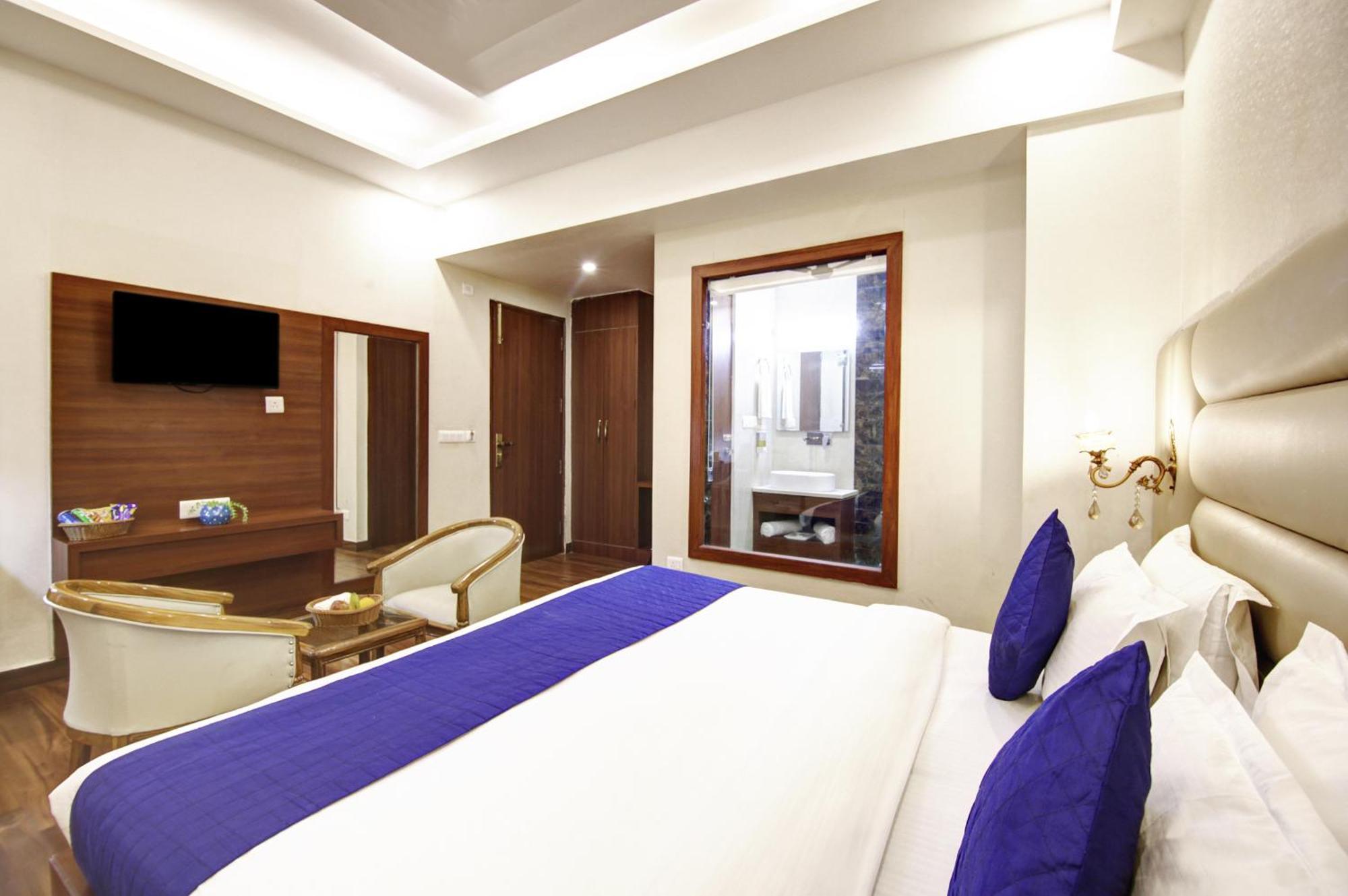 נוידה Marks Hotel & Banquet מראה חיצוני תמונה
