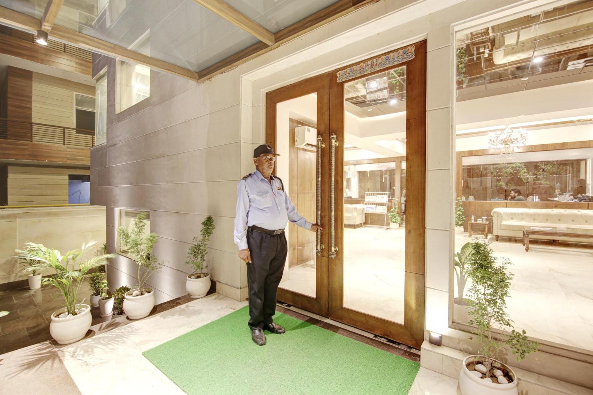 נוידה Marks Hotel & Banquet מראה חיצוני תמונה