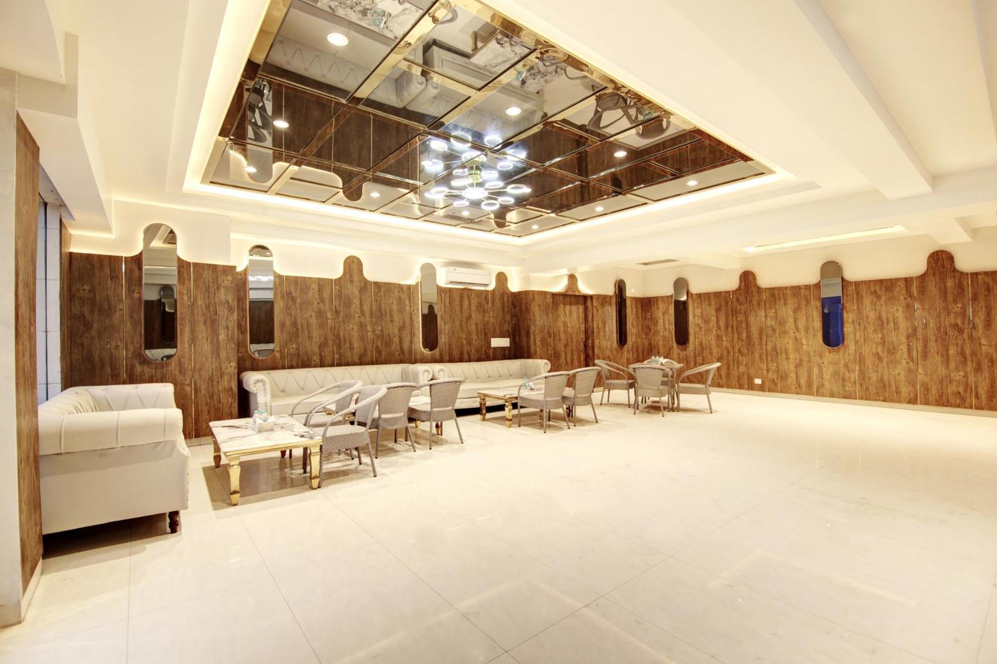 נוידה Marks Hotel & Banquet מראה חיצוני תמונה