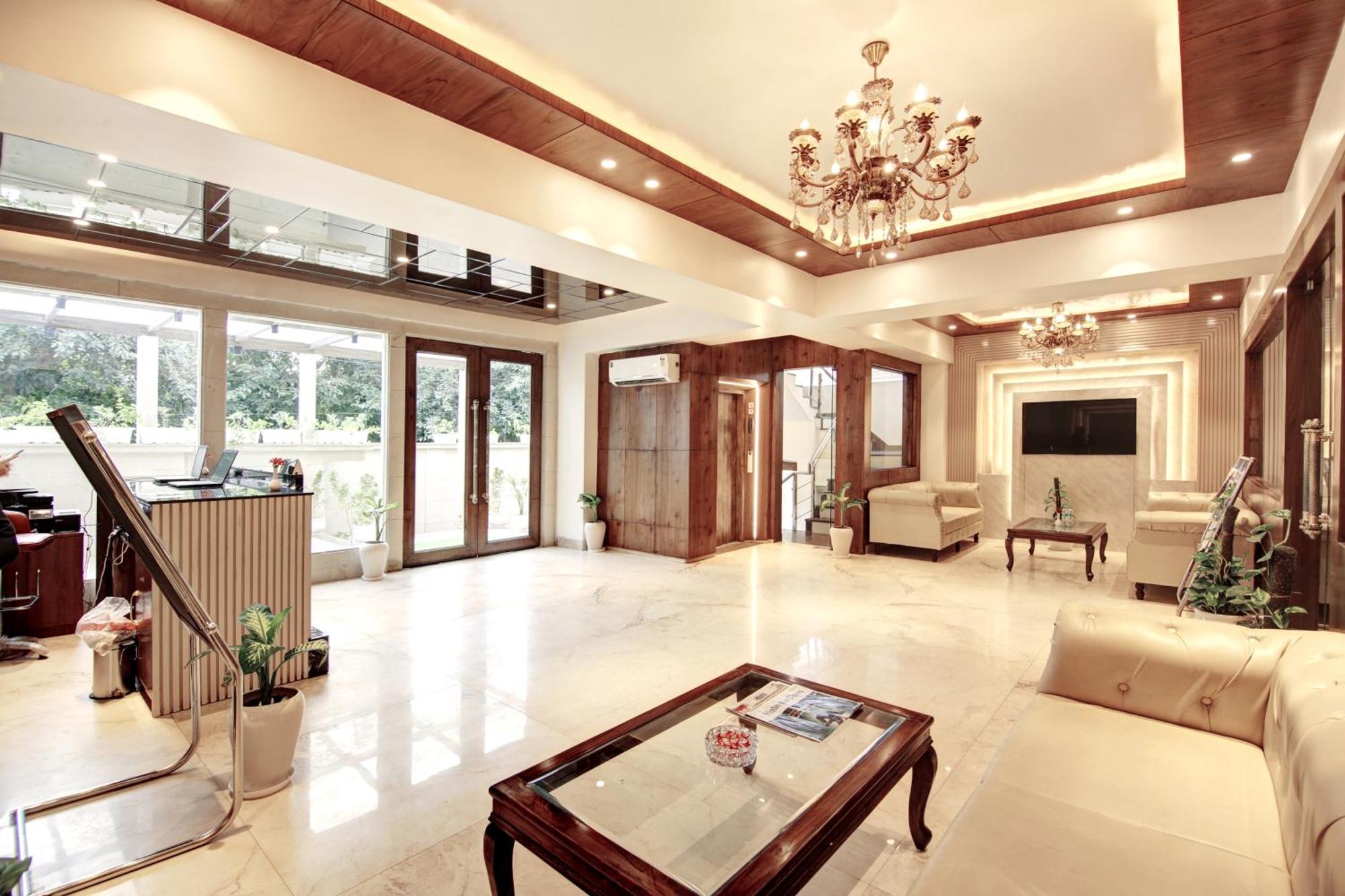 נוידה Marks Hotel & Banquet מראה חיצוני תמונה